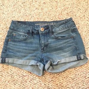 american eagle shortie shorts!!